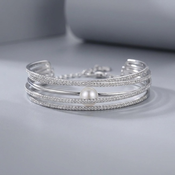 Swarovski Jewelry - Swarovski Elegant Silver Pearl Bracelet